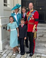 real-royals-vs-temu-royals-note-no-twerking-heart-emojis-v0-g25oo0gfxx6f1.jpg