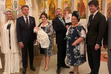 oxana-girey-victoria-romanovna-emmanuel-philibert-bapteme.jpg