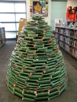 Елка-книжки.jpg Елка-книжки.jpg