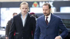 marius-borg-principe-haakon-noruega-padrastro_96.webp