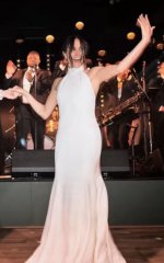 is-meghan-wearing-her-wedding-reception-dress-in-the-new-a-v0-t8yeiwot1m0h1.jpg