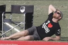 meghans-mole-is-at-it-again-v0-pqdmefcrhb5h1.jpg