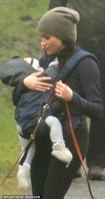 23653724-7909443-Meghan_Markle_took_son_Archie_for_a_walk_in_the_woods_Monday_mor-m-45_157955...jpeg