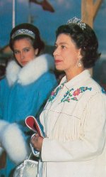 f2e42001fdd559b571eb3907650cee95-royal-tiaras-royal-jewels.jpg