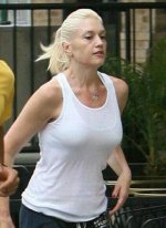 gwen-stefani-running.jpg