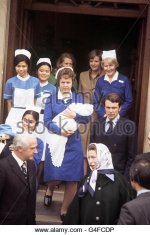 royalty-princess-anne-with-baby-peter-st-marys-hospital-london-g4fcdp.jpg