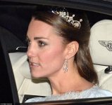 2D99282E00000578-3281221-Kate_was_pictured_in_the_Papyrus_Tiara_also_known_as_the_Lotus_F-a-26...jpg