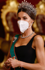 Screenshot_2021-11-17 reina-letizia-vestido-gala-negro-z jpg (Изображение JPEG, 550 × 850 пикс...png