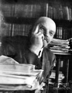 vladimir-lenin-1870-1924-granger.jpg