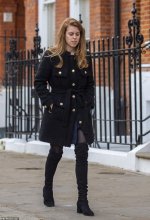 54313977-10523069-Princess_Beatrice_is_said_to_have_been_devastated_by_the_accusat-m-6_1645102...jpg