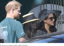 Screenshot 2022-05-23 at 19-01-20 Meghan Markle and Prince Harry Share a Kiss at Polo Match Ne...png