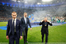 Screenshot 2022-05-29 at 13-44-23 El rey Felipe disfruta del triunfo del Real Madrid en la fin...png