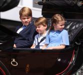 Screenshot 2022-06-02 at 14-34-44 La Familia Real británica acompaña a Isabel II en la celebra...png