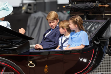 Screenshot 2022-06-02 at 14-37-28 George Charlotte y Louis de Cambridge toman protagonismo en ...png