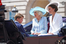 Screenshot 2022-06-02 at 14-34-10 La Familia Real británica acompaña a Isabel II en la celebra...png
