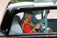 Screenshot 2022-06-02 at 14-46-19 La Familia Real británica acompaña a Isabel II en la celebra...png