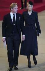 62431713-11214579-Lady_Gabriella_later_left_arm_in_arm_with_her_husband_pictured_s-m-1_1663240...jpg