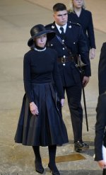62412765-11210677-The_Queen_s_favourite_royal_Lady_Sarah_Chatto_pictured_with_her_-m-201_16631...jpg