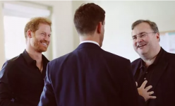 Screenshot 2022-10-21 at 10-48-42 Prince Harry beams in new images after making heartbreaking ...png