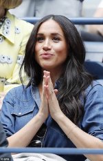 18199098-7439041-meghan_markle_pictured_is_court_side_at_the_us_open_final_as_she-a-58_1567888...jpg