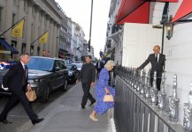 af2677b5e121-queen-camilla-dress.jpg