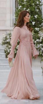 Screenshot 2024-05-10 at 19-35-34 Кейт Миддлтон сменила несколько нарядов на свадьбе принца Ио...png