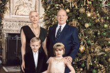 carte-voeux-noel-famille-princiere-noel-1-pic_32ratio_900x600-900x600-58276.jpg