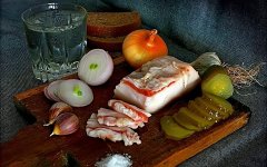 vkusnaya-zakuska-appetitnoe-salo.jpg