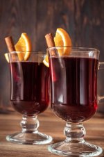 glasses-mulled-wine-garnished-with-cinnamon-orange_165536-14430.jpg