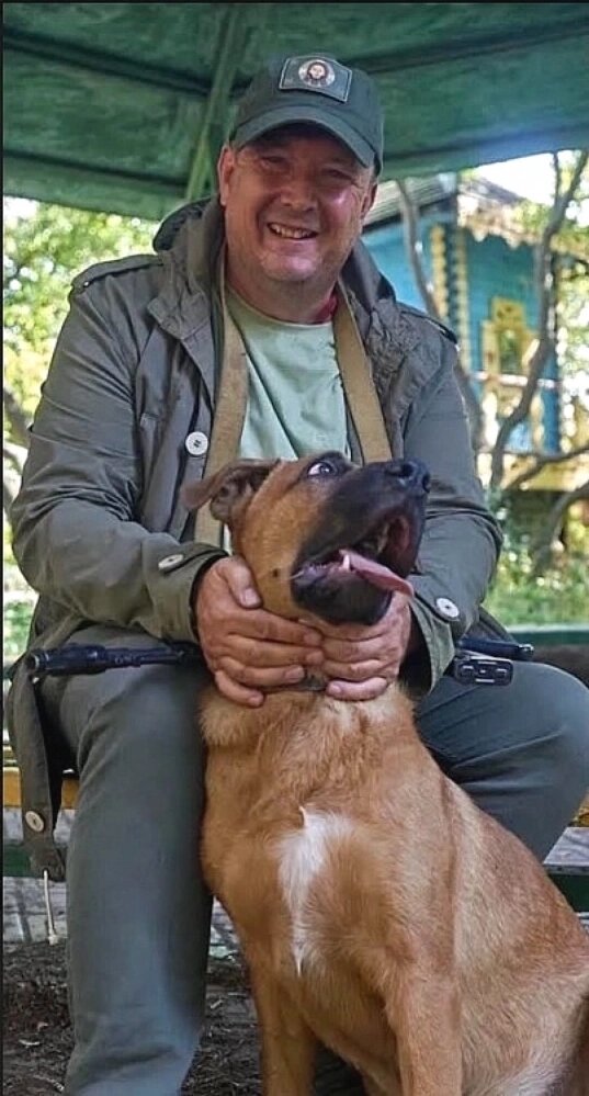    Андрей Кудряков с собакой Шкодой, 2023, Клещеевка. Фото: Андрей Кудряков