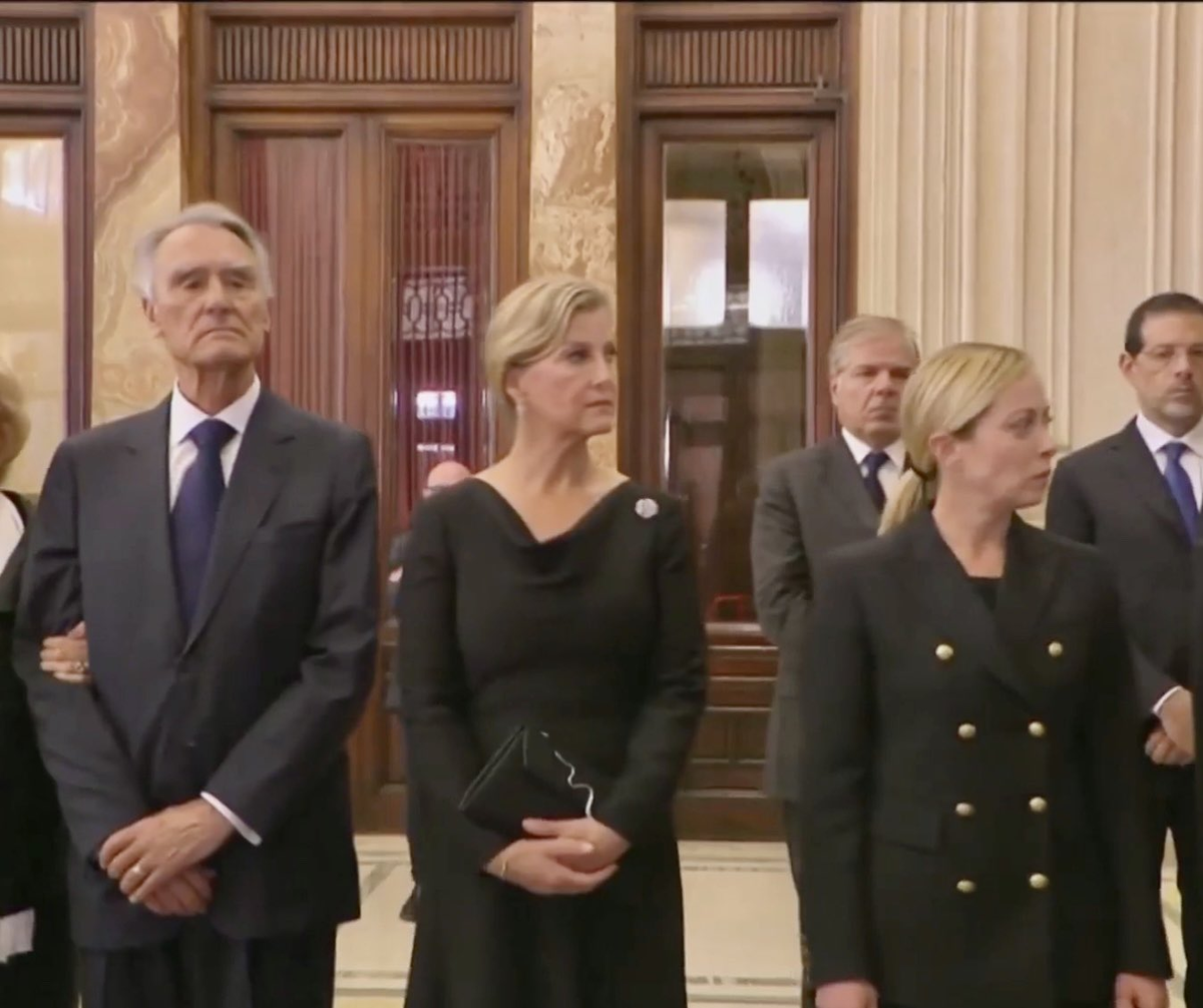 Софи, герцогиня Эдинбургская, присутствовала сегодня, 26 сентября,  на государственных похоронах бывшего президента Италии Джорджо Наполитано.-4