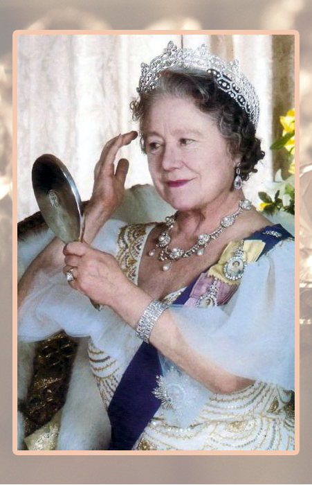 Королева-мать Елизавета в тиаре Гревилл