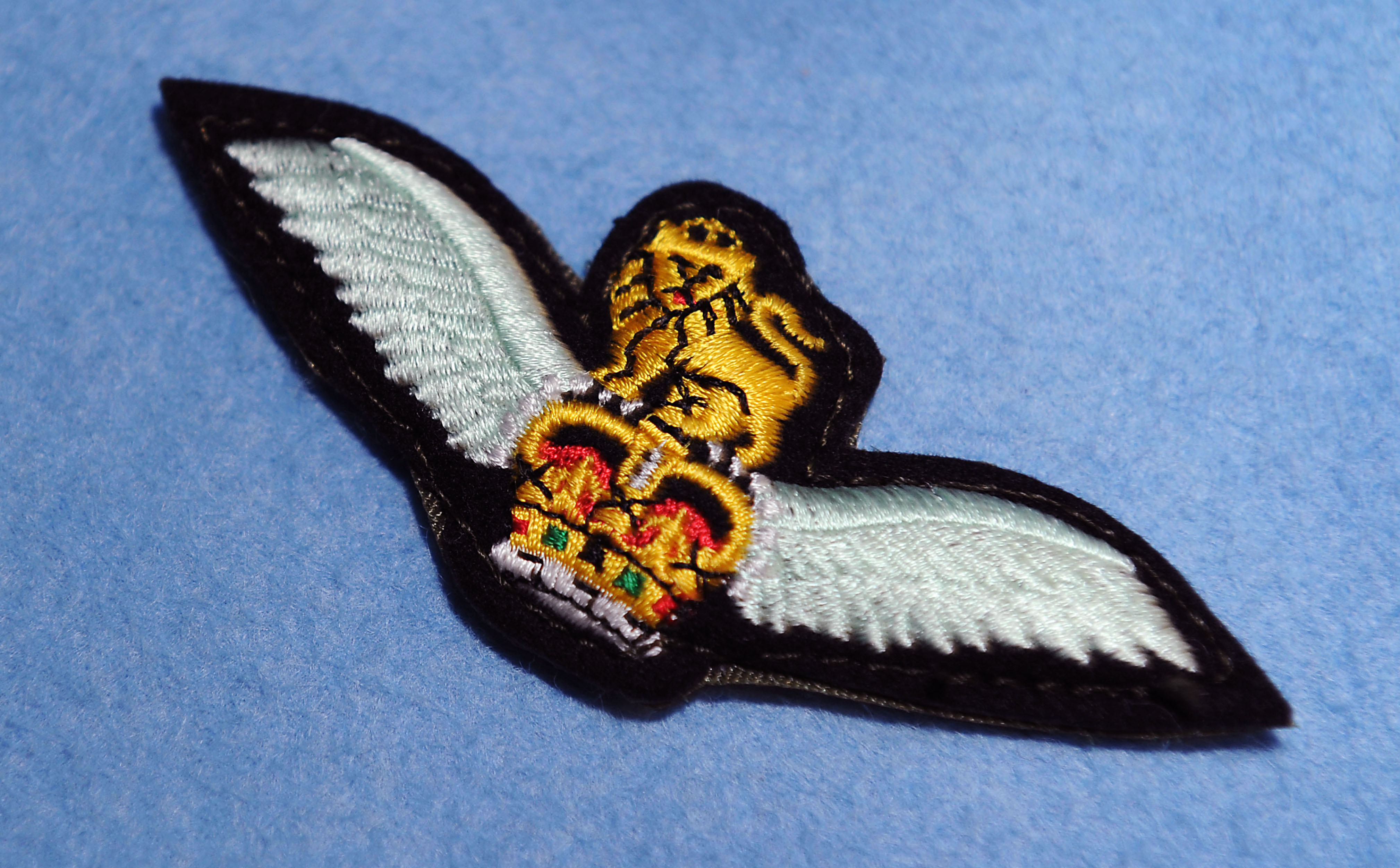 Army_Air_Corps_Wings_Badge_MOD_45152266.jpg