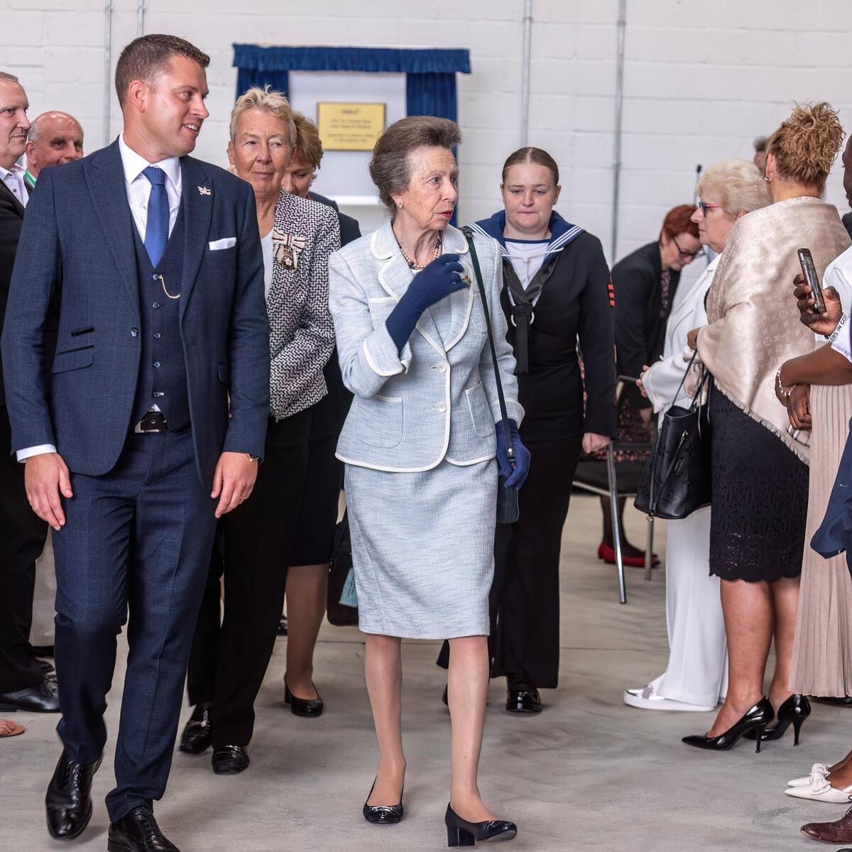 Королевская семья начала в полную силу свою работу.  Принц Уильям сегодня, 13 сентября, посетил стройку в Западном Лондоне.-13