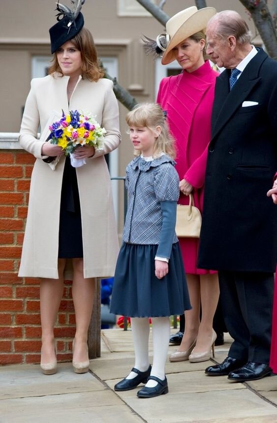  8 ноября 2023 года исполнилось 20 лет младшей внучке покойной королевы Елизаветы II леди Луизе Виндзор, дочери принца Эдварда и его жены Софи.-25