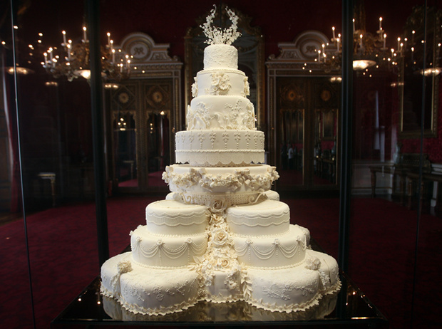 Фото №19 - Сладко: свадебные торты на королевских свадьбах