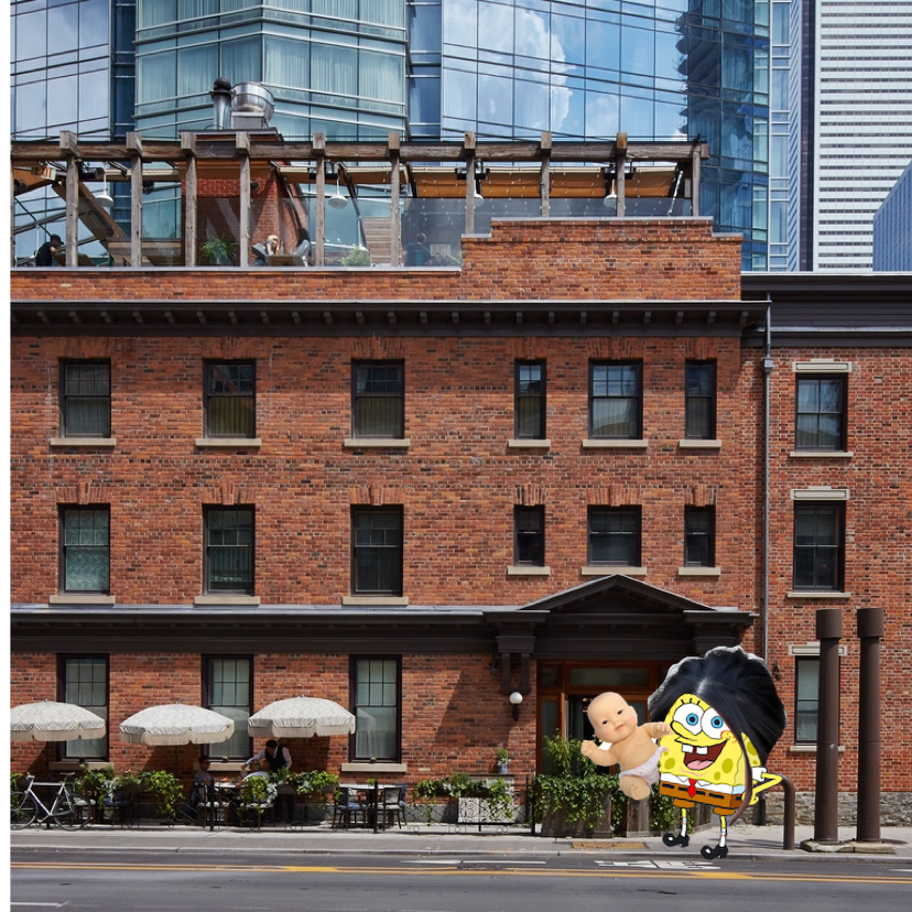 Тем временем в Soho House Toronto… .SpongeMeg Маркфэйк прибывает со своей пластмассовой куклой Арчи… очень умно! ??????????????????????