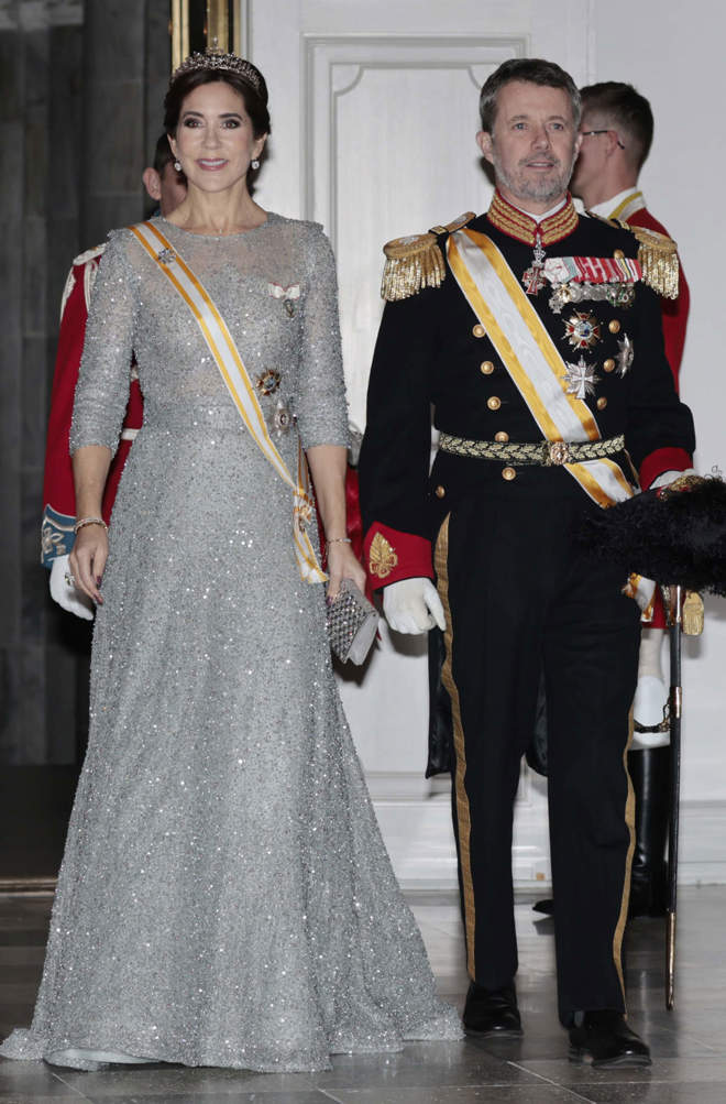 Испанский король Филипп и королева Летиция побывали на званом ужине у датской королевской семьи во дворце Кристианборг.-9