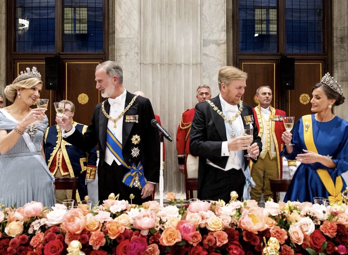 Вчера, 17 апреля, в Нидерландах состоялся государственный ужин в честь визита испанских короля Филиппа и королевы Летиции.-5
