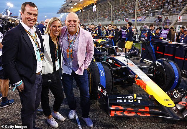 Принцесса Евгения, Джек Бруксбэнк, Зара и Майк и Тиндаллы провели минувшие выходные в Бахрейне на проходившем там Гран-при Формулы-1.-13