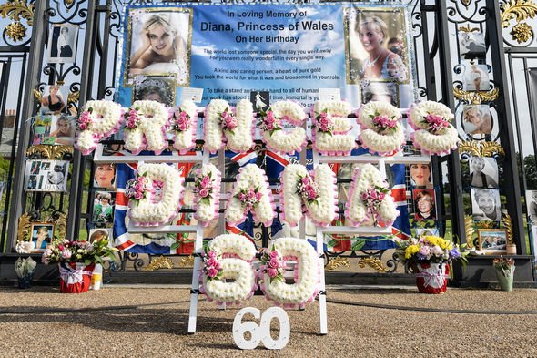 Открытие статуи Дианы в прямом эфире новости принца Гарри Уильям фотографии статуи принцессы Дианы время