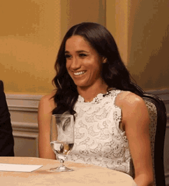 meghan-markle-laugh.gif