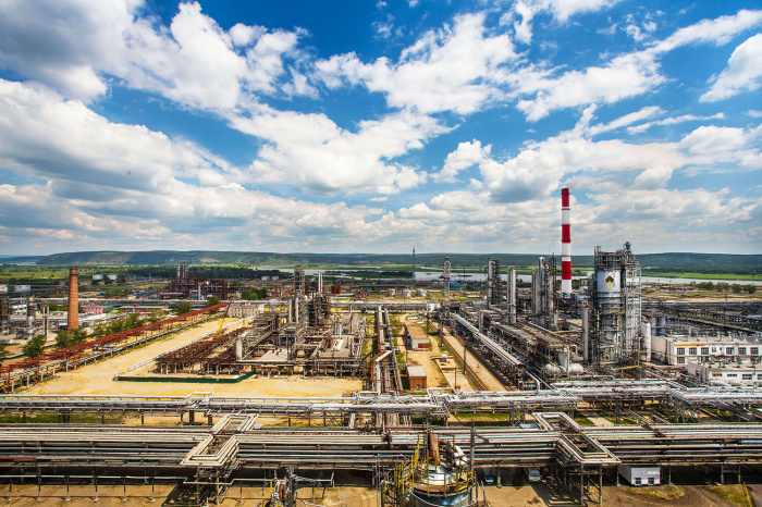 Как и керосин - это продукт нефтепереработки. ¦Фото: for-ua.info.