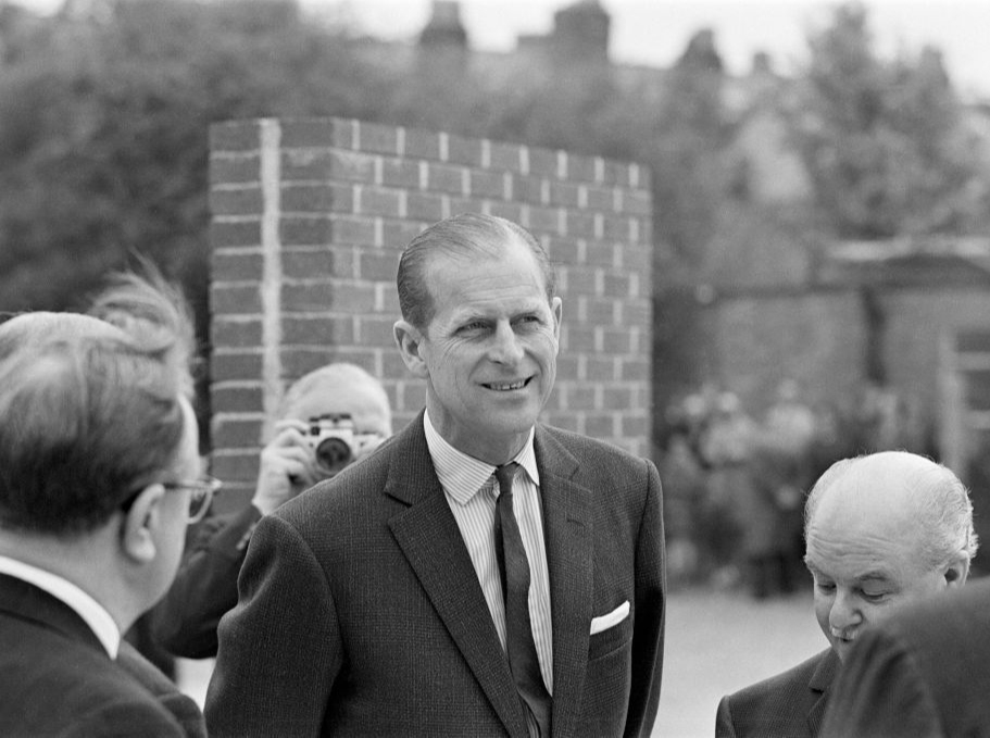 Большую часть своих резких замечаний принц Филипп приберег для британских промышленников, которые, по его мнению, подвели страну в 60-х и 70-х годах.-2