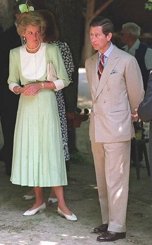 https://princessdianabookboutique.wordpress.com/2015/05/10/10-may-1990-prince-charles-and-princess-diana-in-budapest-hungary-during-their-first-4-day-visit-to-a-warsaw-pact-country/