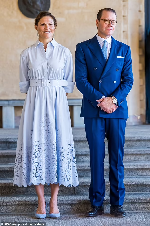  Муж наследной принцессы Швеции Виктории в телевизионном интервью опроверг слухи о неверности и о том, что их брак был н грани разрыва.