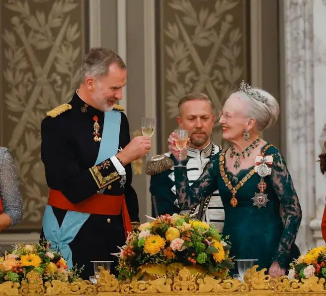 Испанский король Филипп и королева Летиция побывали на званом ужине у датской королевской семьи во дворце Кристианборг.-20