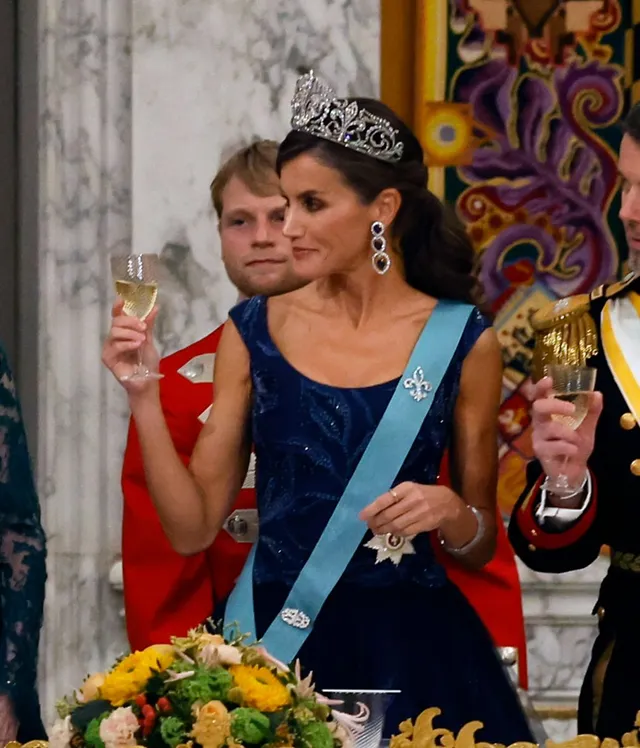 Испанский король Филипп и королева Летиция побывали на званом ужине у датской королевской семьи во дворце Кристианборг.-21