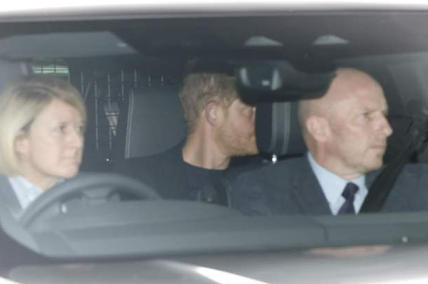 По дороге из Хитроу в Кларенс-хаус По дороге из Хитроу в Кларенс-хаус