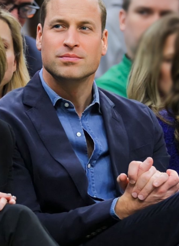 Как сообщают источники, близкие к королю, Гарри действительно имел встречу с отцом в Кларенс-хаусе, куда он в сопровождении полицейских машин прибыл сразу из аэропорта Хитроу.-6 Как сообщают источники, близкие к королю, Гарри действительно имел встречу с отцом в Кларенс-хаусе, куда он в сопровождении полицейских машин прибыл сразу из аэропорта Хитроу.-6